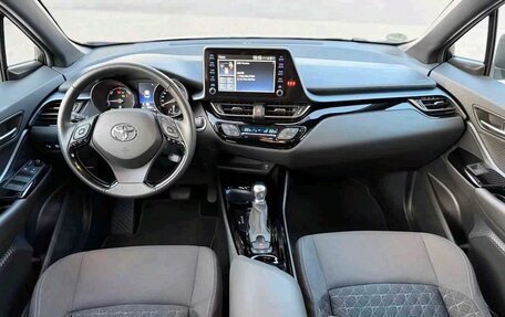 Toyota C-HR I рестайлинг, 2021 год, 2 460 400 рублей, 15 фотография