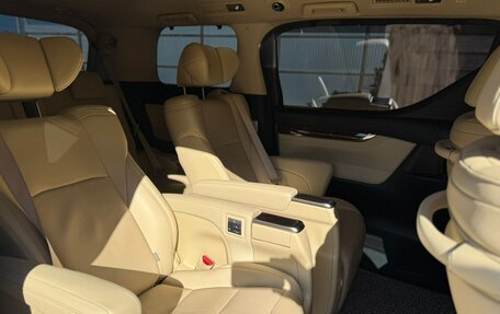 Toyota Vellfire II, 2018 год, 4 200 000 рублей, 11 фотография