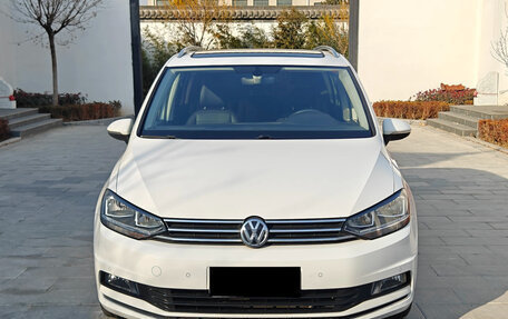 Volkswagen Touran III, 2022 год, 2 550 000 рублей, 3 фотография