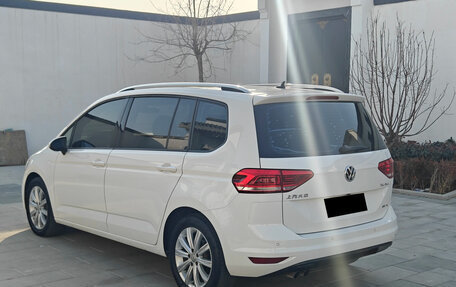 Volkswagen Touran III, 2022 год, 2 550 000 рублей, 5 фотография