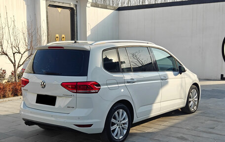 Volkswagen Touran III, 2022 год, 2 550 000 рублей, 6 фотография