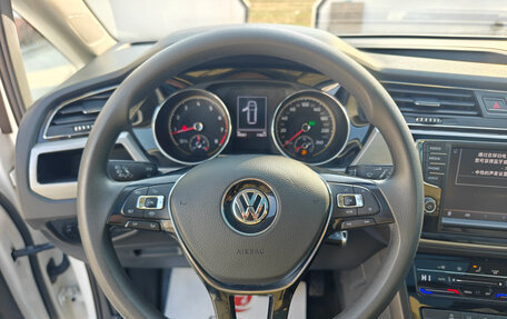 Volkswagen Touran III, 2022 год, 2 550 000 рублей, 10 фотография