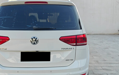 Volkswagen Touran III, 2022 год, 2 550 000 рублей, 8 фотография