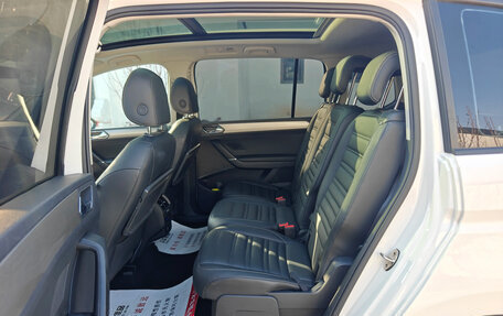 Volkswagen Touran III, 2022 год, 2 550 000 рублей, 23 фотография