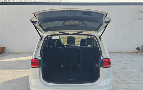 Volkswagen Touran III, 2022 год, 2 550 000 рублей, 27 фотография