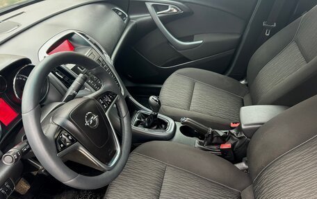 Opel Astra J, 2013 год, 745 000 рублей, 9 фотография