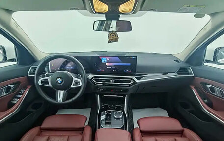 BMW 3 серия, 2022 год, 2 900 000 рублей, 13 фотография