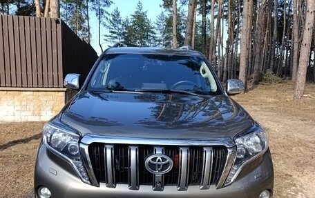 Toyota Land Cruiser Prado 150 рестайлинг 2, 2015 год, 4 500 000 рублей, 1 фотография