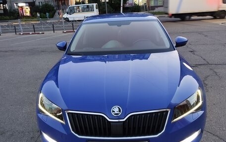 Skoda Superb III рестайлинг, 2018 год, 1 850 000 рублей, 1 фотография