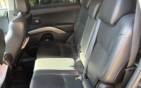 Mitsubishi Outlander III рестайлинг 3, 2011 год, 890 000 рублей, 9 фотография