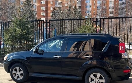 Mitsubishi Outlander III рестайлинг 3, 2011 год, 890 000 рублей, 3 фотография