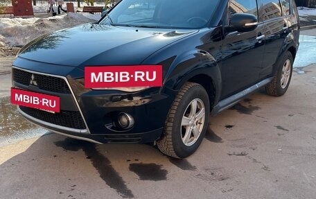 Mitsubishi Outlander III рестайлинг 3, 2011 год, 890 000 рублей, 10 фотография