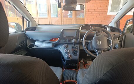 Toyota Sienta II, 2019 год, 2 000 000 рублей, 4 фотография