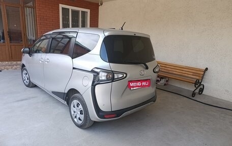 Toyota Sienta II, 2019 год, 2 000 000 рублей, 12 фотография