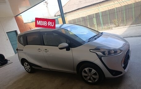 Toyota Sienta II, 2019 год, 2 000 000 рублей, 8 фотография