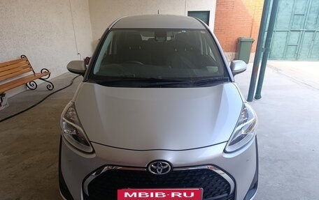 Toyota Sienta II, 2019 год, 2 000 000 рублей, 14 фотография