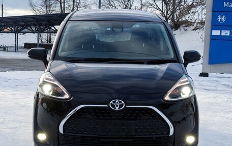 Toyota Sienta II, 2018 год, 1 540 000 рублей, 2 фотография