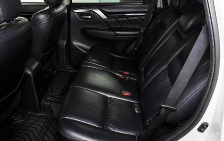 Mitsubishi Pajero Sport III рестайлинг, 2016 год, 3 070 000 рублей, 15 фотография