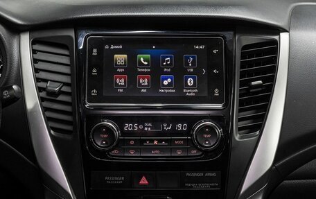 Mitsubishi Pajero Sport III рестайлинг, 2016 год, 3 070 000 рублей, 20 фотография