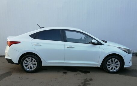 Hyundai Solaris II рестайлинг, 2020 год, 1 300 000 рублей, 4 фотография