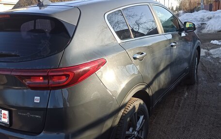 KIA Sportage IV рестайлинг, 2020 год, 2 350 000 рублей, 2 фотография