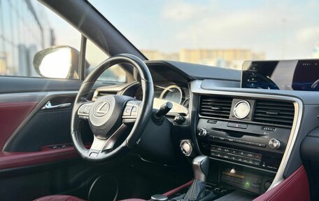 Lexus RX IV рестайлинг, 2017 год, 4 250 000 рублей, 10 фотография