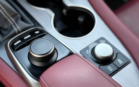 Lexus RX IV рестайлинг, 2017 год, 4 250 000 рублей, 20 фотография