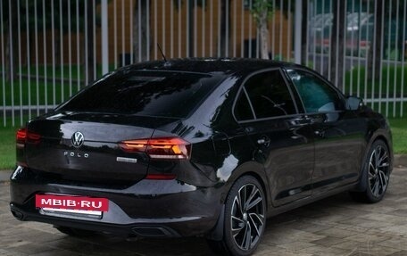 Volkswagen Polo VI (EU Market), 2021 год, 1 740 000 рублей, 2 фотография