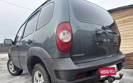 Chevrolet Niva I рестайлинг, 2010 год, 500 000 рублей, 3 фотография