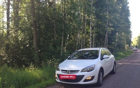 Opel Astra J, 2013 год, 900 000 рублей, 3 фотография
