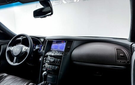 Infiniti QX70, 2015 год, 3 450 000 рублей, 9 фотография