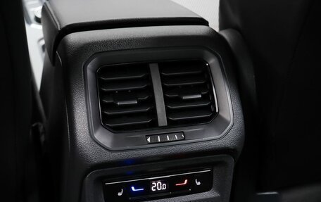 Volkswagen Tiguan II, 2021 год, 3 690 000 рублей, 13 фотография