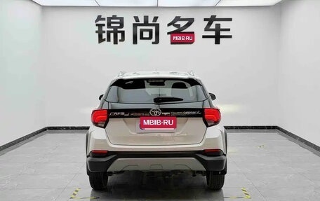 Toyota Yaris XP150 рестайлинг, 2022 год, 1 040 000 рублей, 26 фотография