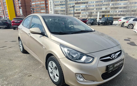 Hyundai Solaris II рестайлинг, 2011 год, 885 000 рублей, 3 фотография