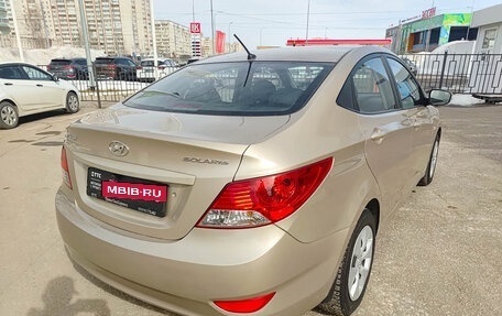 Hyundai Solaris II рестайлинг, 2011 год, 885 000 рублей, 5 фотография