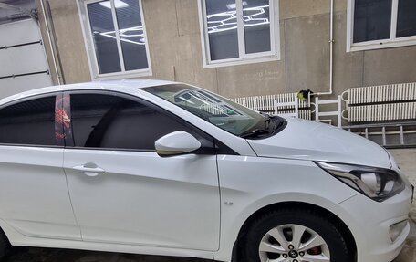 Hyundai Solaris II рестайлинг, 2015 год, 750 000 рублей, 4 фотография