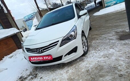 Hyundai Solaris II рестайлинг, 2015 год, 750 000 рублей, 3 фотография