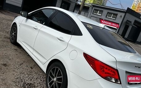 Hyundai Solaris II рестайлинг, 2015 год, 750 000 рублей, 7 фотография