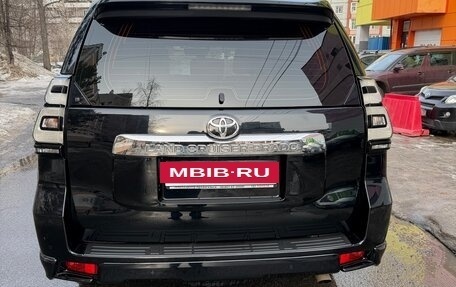 Toyota Land Cruiser Prado 150 рестайлинг 2, 2019 год, 5 300 000 рублей, 2 фотография