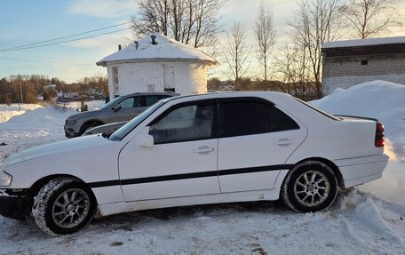 Mercedes-Benz C-Класс, 1994 год, 230 000 рублей, 2 фотография