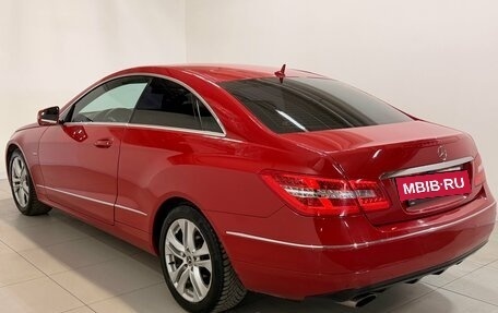 Mercedes-Benz E-Класс, 2011 год, 1 450 000 рублей, 4 фотография