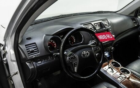 Toyota Highlander III, 2011 год, 1 340 000 рублей, 10 фотография