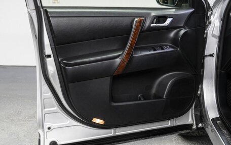 Toyota Highlander III, 2011 год, 1 340 000 рублей, 11 фотография