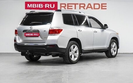 Toyota Highlander III, 2011 год, 1 340 000 рублей, 6 фотография