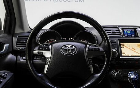 Toyota Highlander III, 2011 год, 1 340 000 рублей, 21 фотография