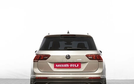 Volkswagen Tiguan II, 2021 год, 2 599 000 рублей, 6 фотография