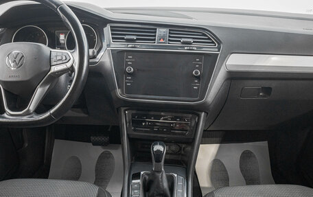 Volkswagen Tiguan II, 2021 год, 2 599 000 рублей, 18 фотография