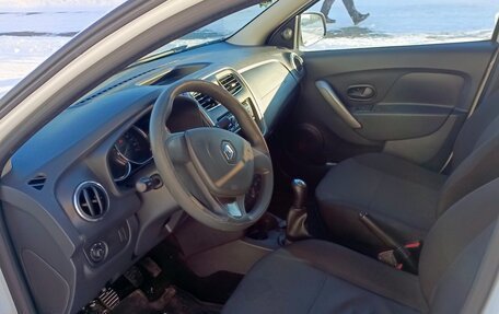 Renault Logan II, 2016 год, 825 000 рублей, 4 фотография