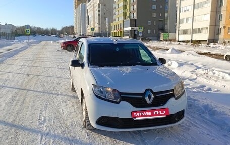 Renault Logan II, 2016 год, 825 000 рублей, 10 фотография