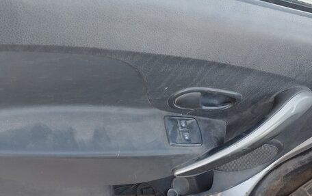 Renault Logan II, 2015 год, 165 000 рублей, 6 фотография